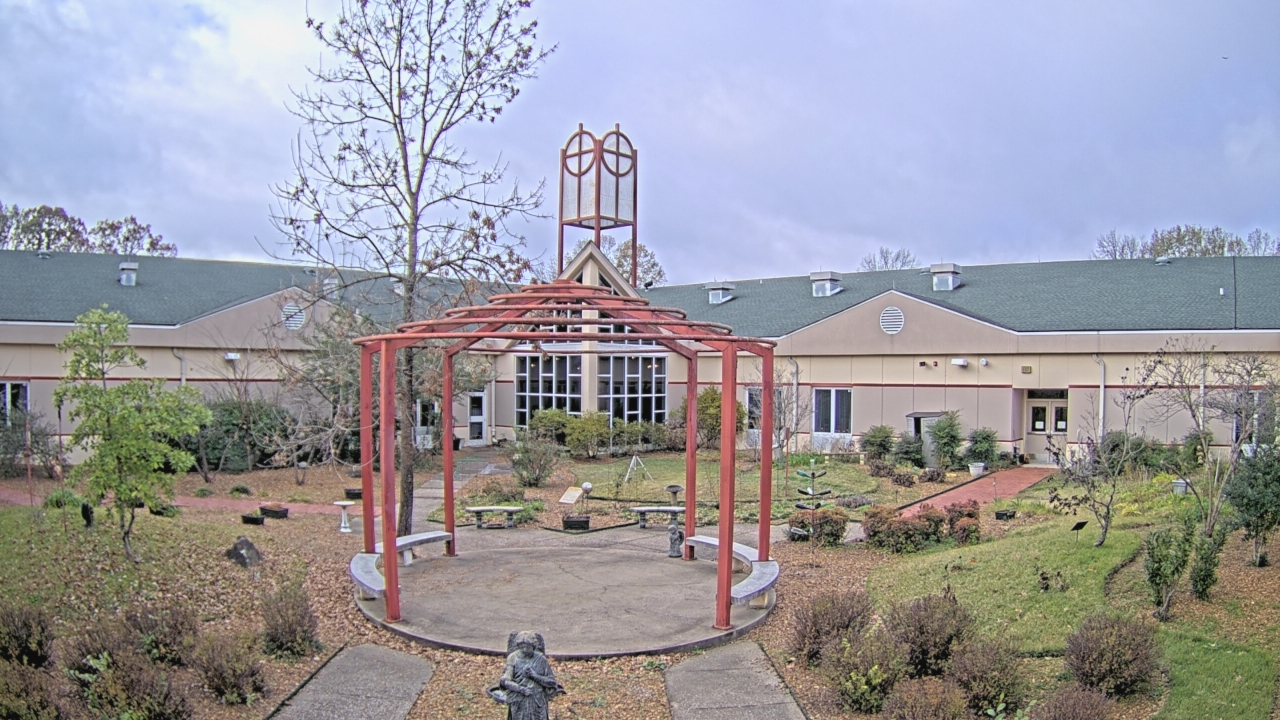 Thumbnail for current weather camera view from Sacred Heart School in Southaven, Mississippi