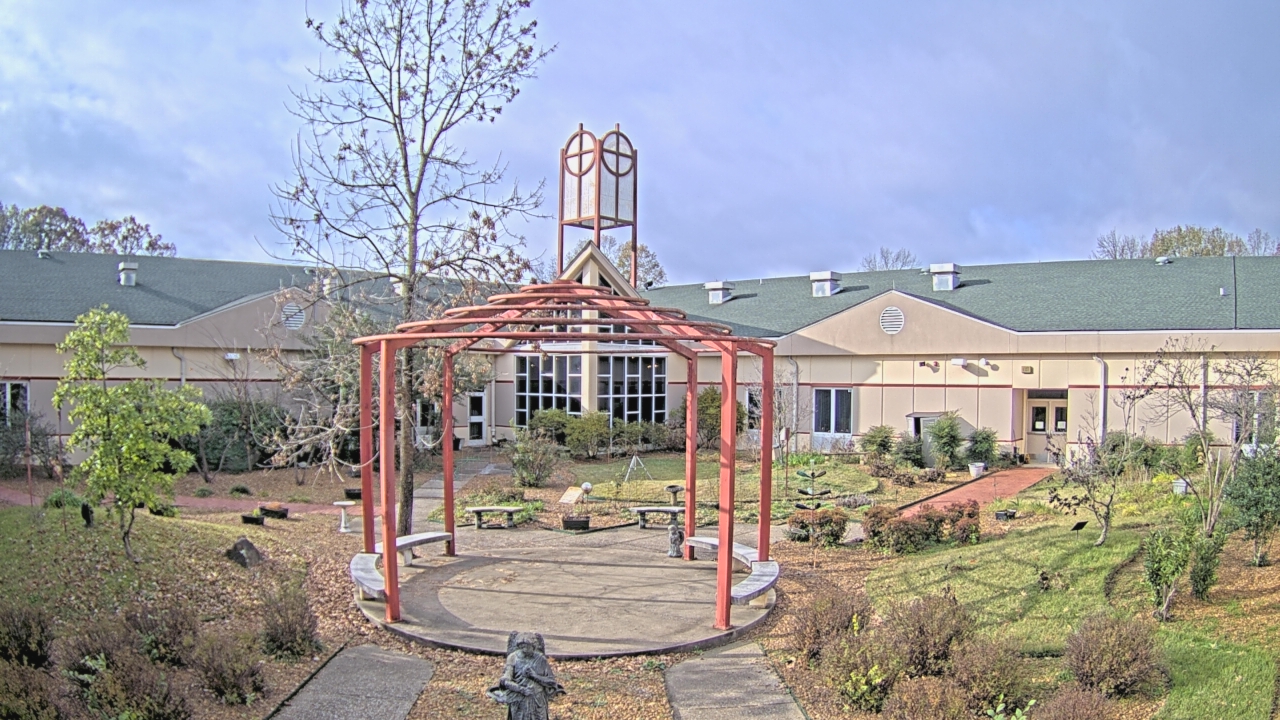 Thumbnail for current weather camera view from Sacred Heart School in Southaven, Mississippi