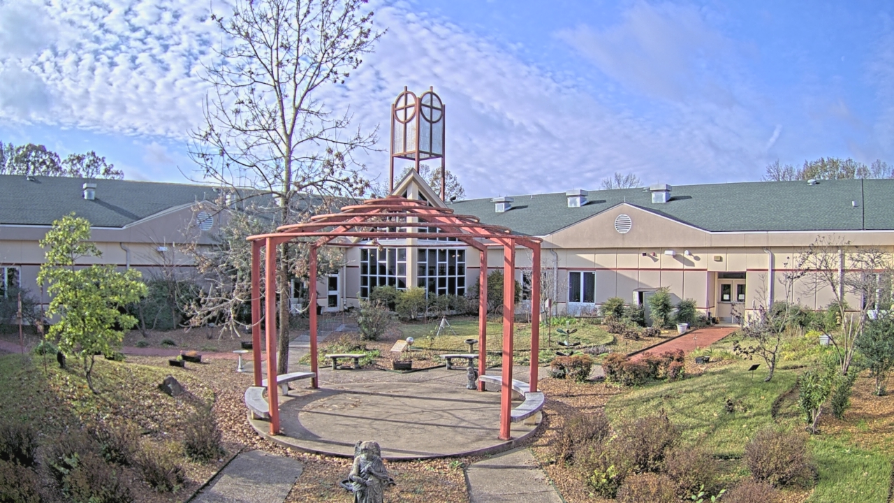 Thumbnail for current weather camera view from Sacred Heart School in Southaven, Mississippi