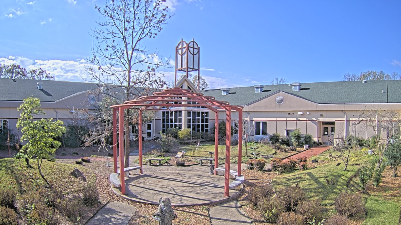 Thumbnail for current weather camera view from Sacred Heart School in Southaven, Mississippi