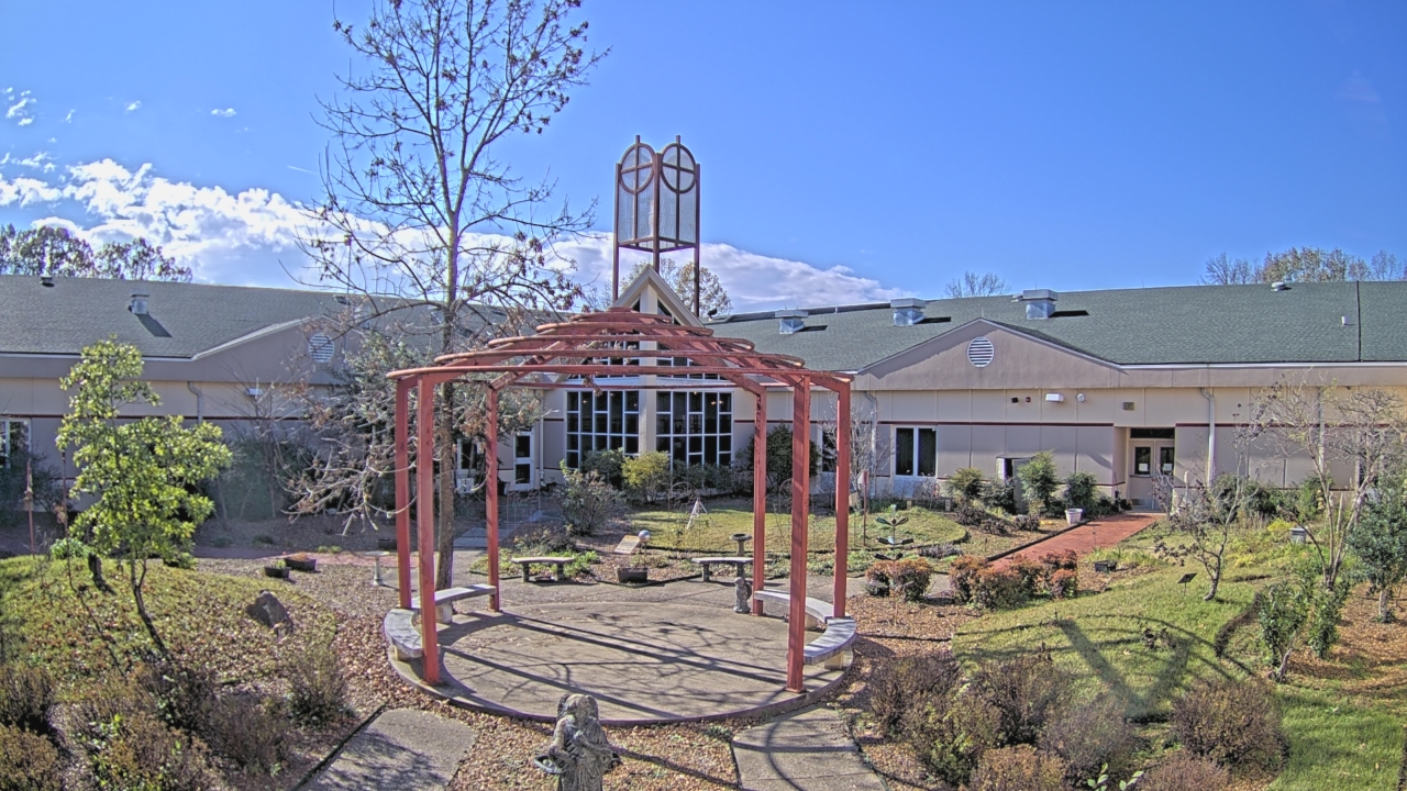 Thumbnail for current weather camera view from Sacred Heart School in Southaven, Mississippi