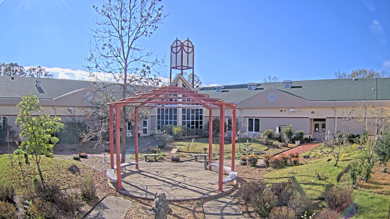 Thumbnail for current weather camera view from Sacred Heart School in Southaven, Mississippi