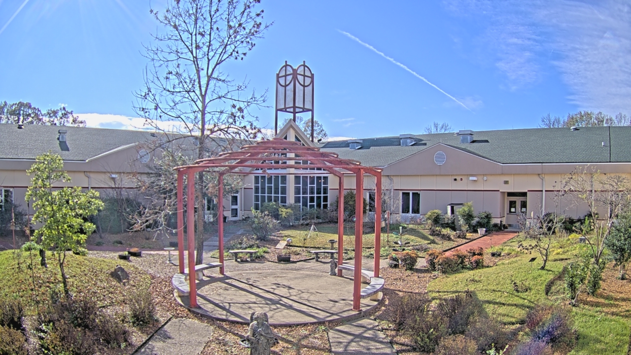 Thumbnail for current weather camera view from Sacred Heart School in Southaven, Mississippi