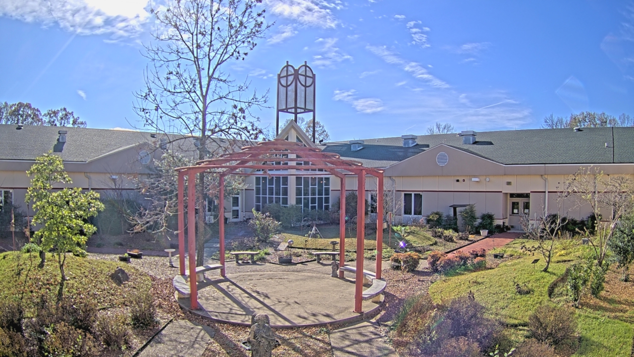 Thumbnail for current weather camera view from Sacred Heart School in Southaven, Mississippi