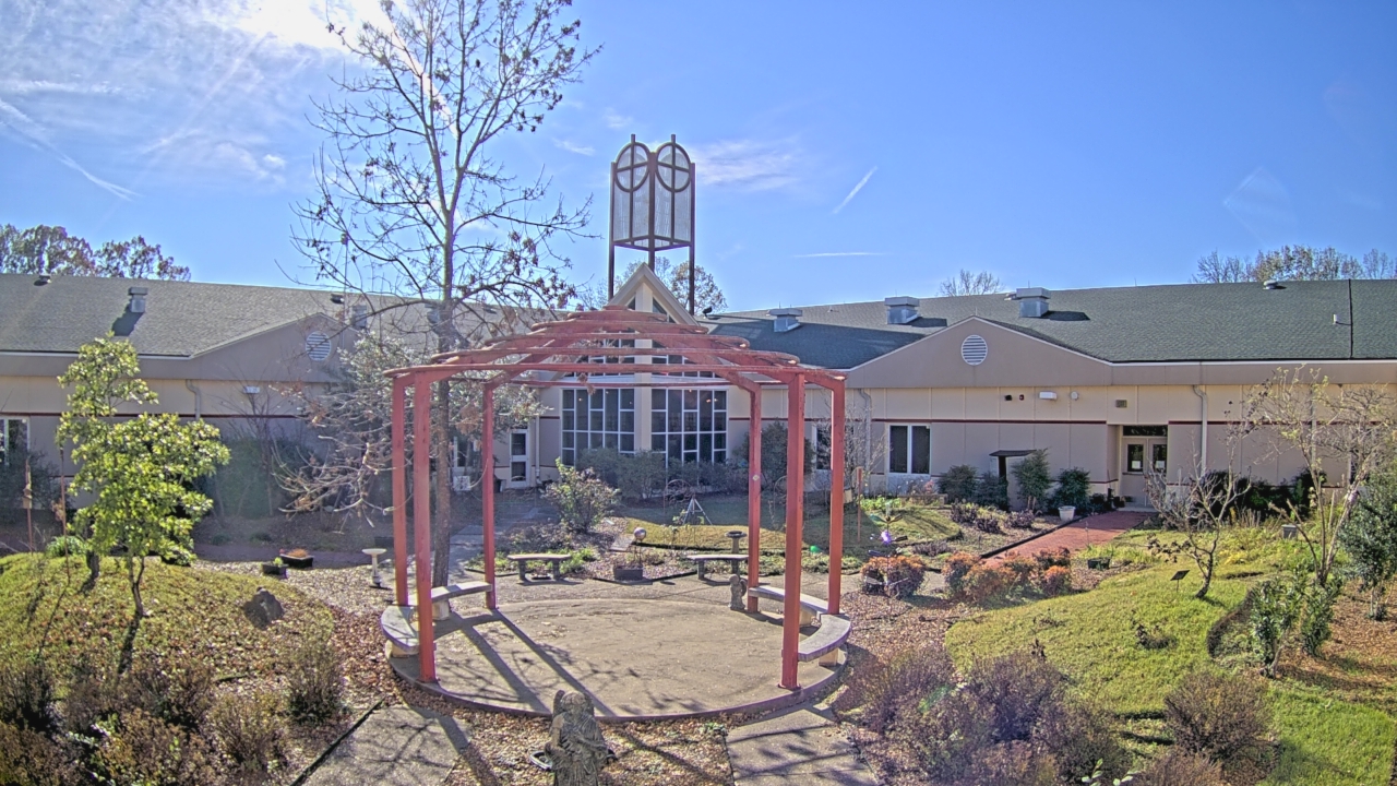 Thumbnail for current weather camera view from Sacred Heart School in Southaven, Mississippi