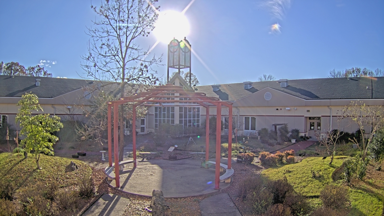 Thumbnail for current weather camera view from Sacred Heart School in Southaven, Mississippi