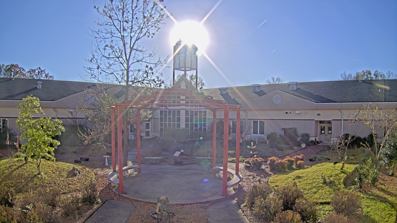 Thumbnail for current weather camera view from Sacred Heart School in Southaven, Mississippi