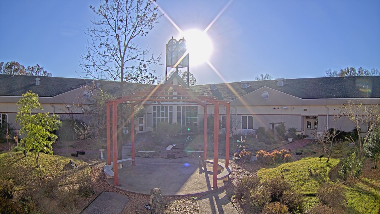 Thumbnail for current weather camera view from Sacred Heart School in Southaven, Mississippi