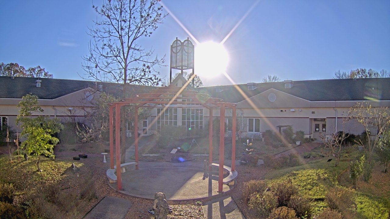 Thumbnail for current weather camera view from Sacred Heart School in Southaven, Mississippi