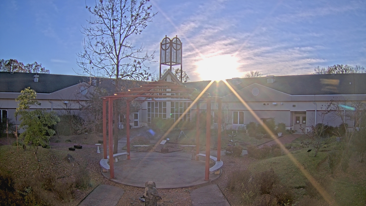 Thumbnail for current weather camera view from Sacred Heart School in Southaven, Mississippi