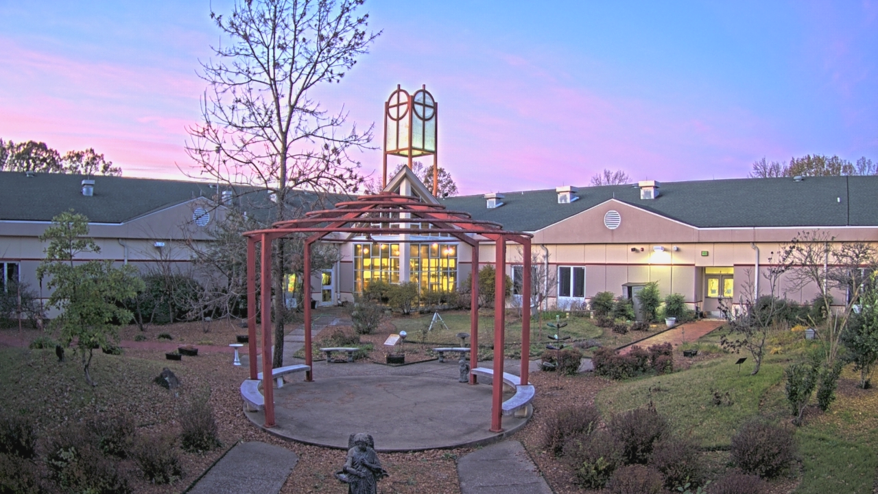 Thumbnail for current weather camera view from Sacred Heart School in Southaven, Mississippi