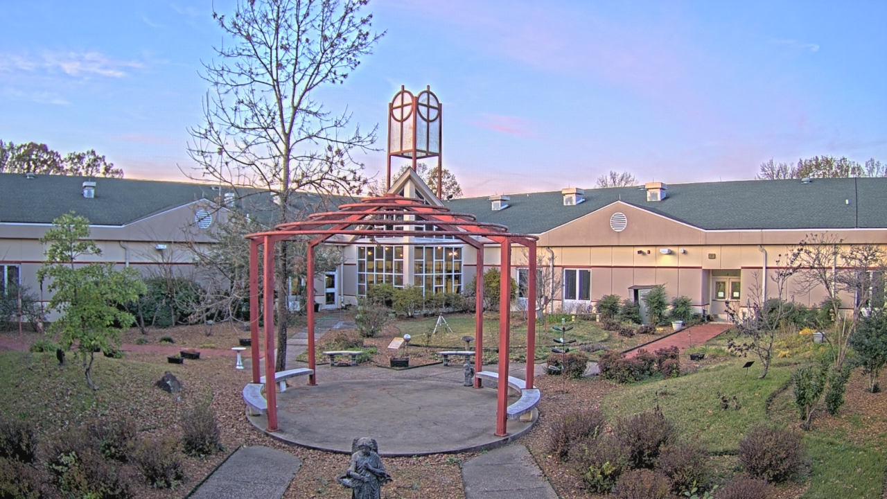 Thumbnail for current weather camera view from Sacred Heart School in Southaven, Mississippi