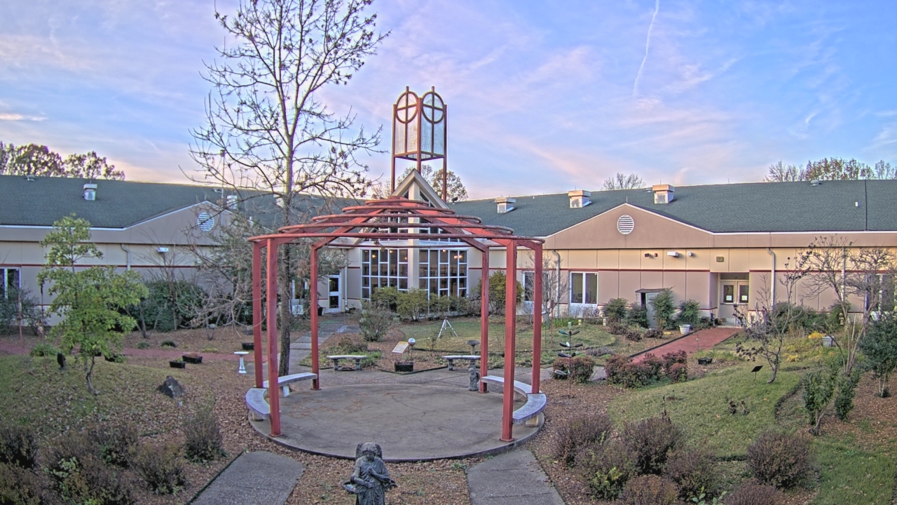 Thumbnail for current weather camera view from Sacred Heart School in Southaven, Mississippi