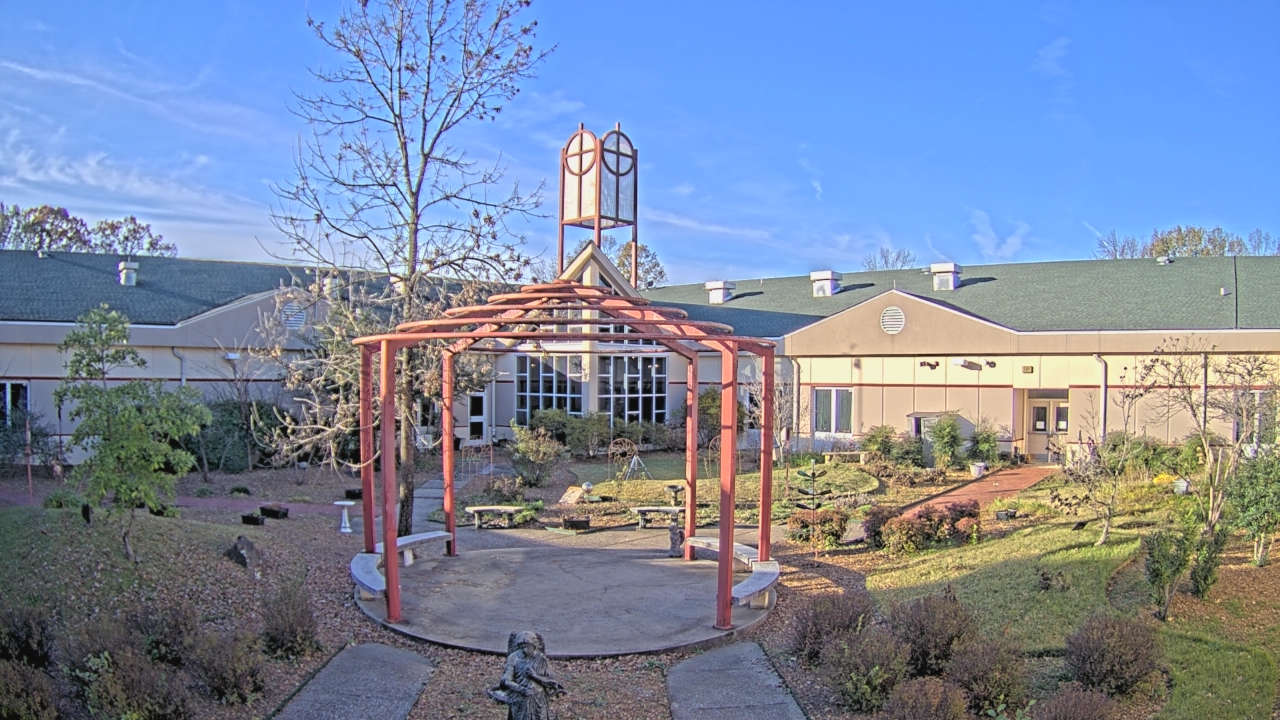 Thumbnail for current weather camera view from Sacred Heart School in Southaven, Mississippi