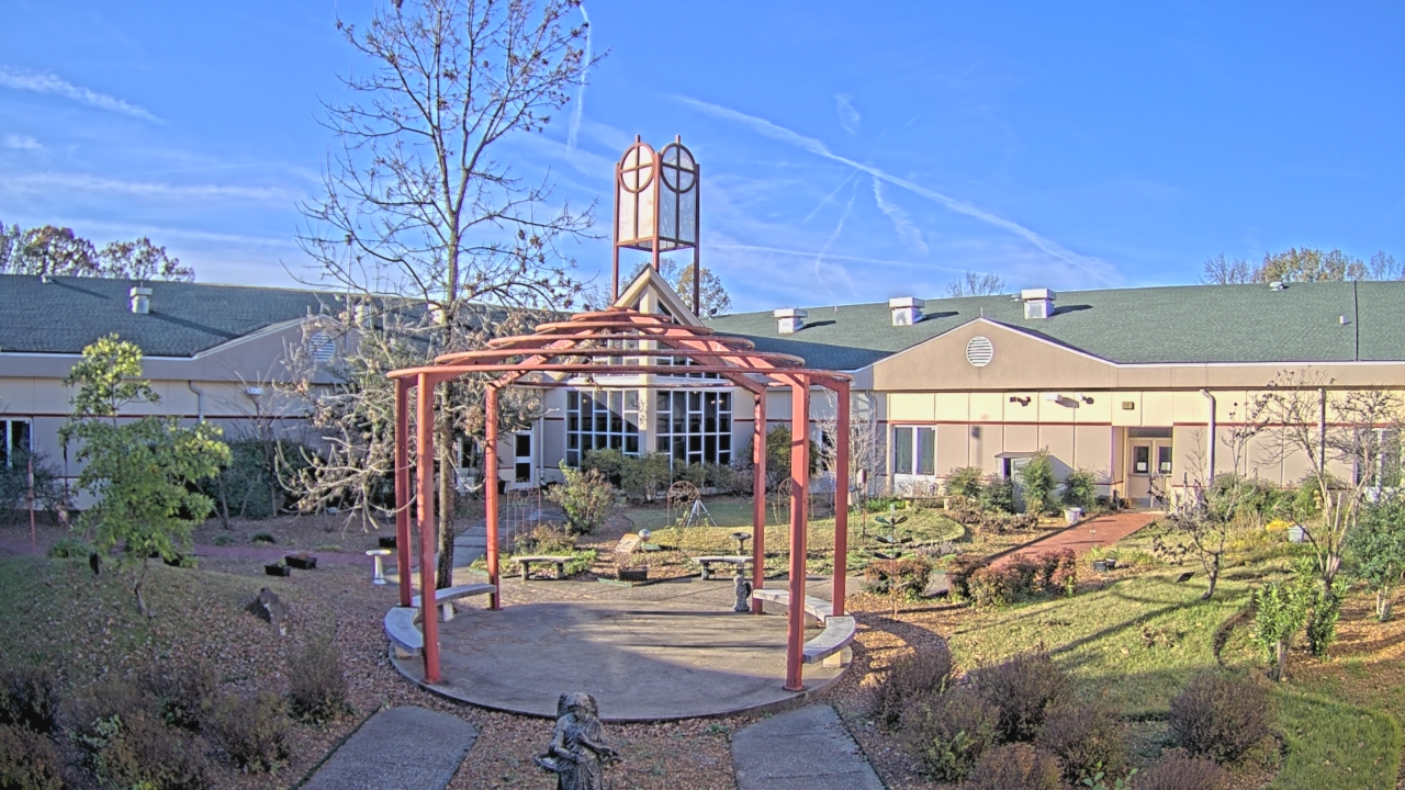 Thumbnail for current weather camera view from Sacred Heart School in Southaven, Mississippi