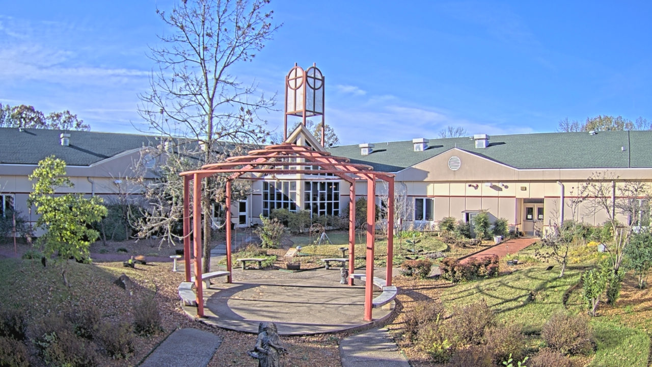 Thumbnail for current weather camera view from Sacred Heart School in Southaven, Mississippi