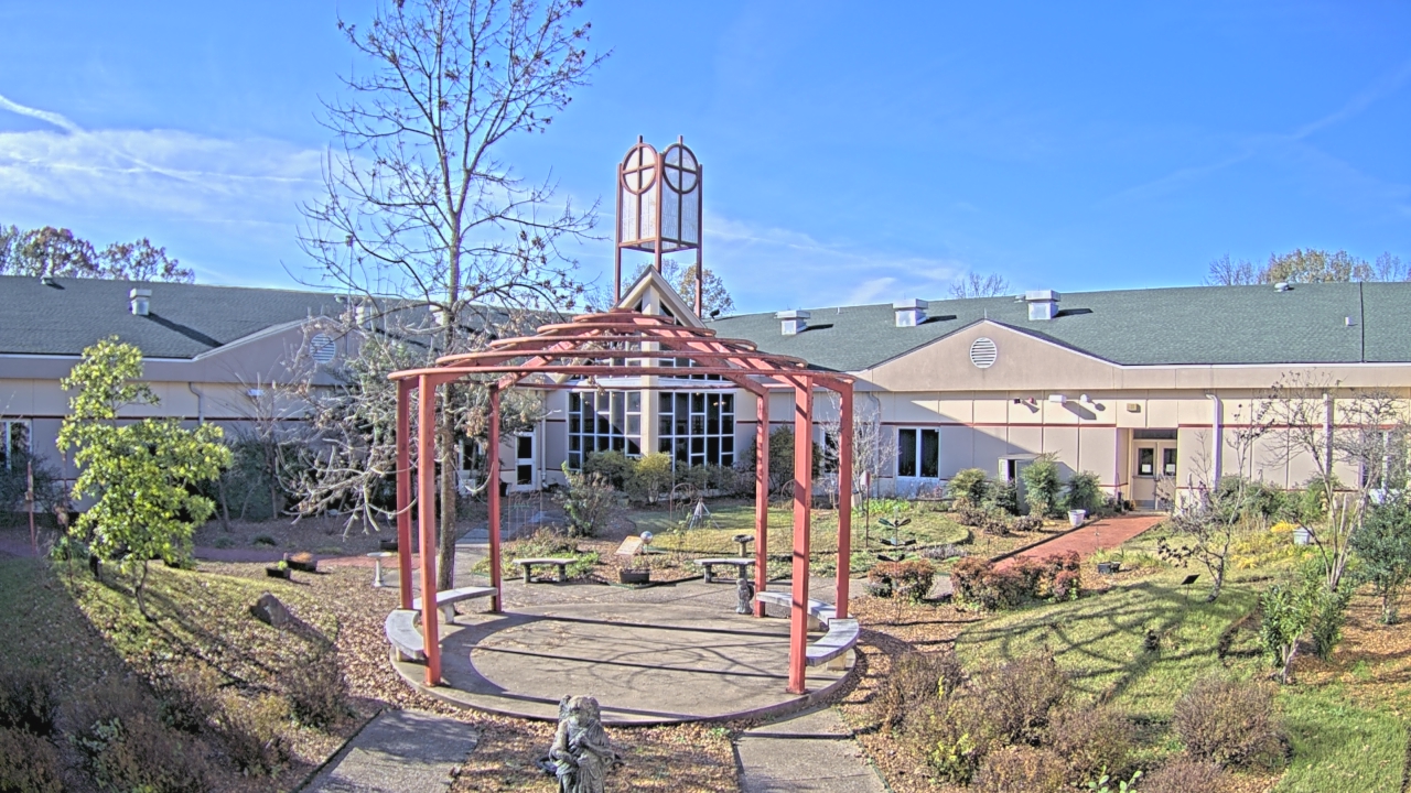 Thumbnail for current weather camera view from Sacred Heart School in Southaven, Mississippi