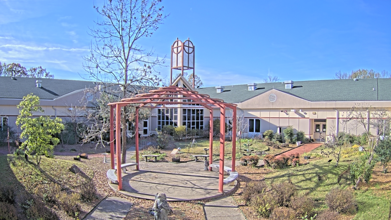 Thumbnail for current weather camera view from Sacred Heart School in Southaven, Mississippi