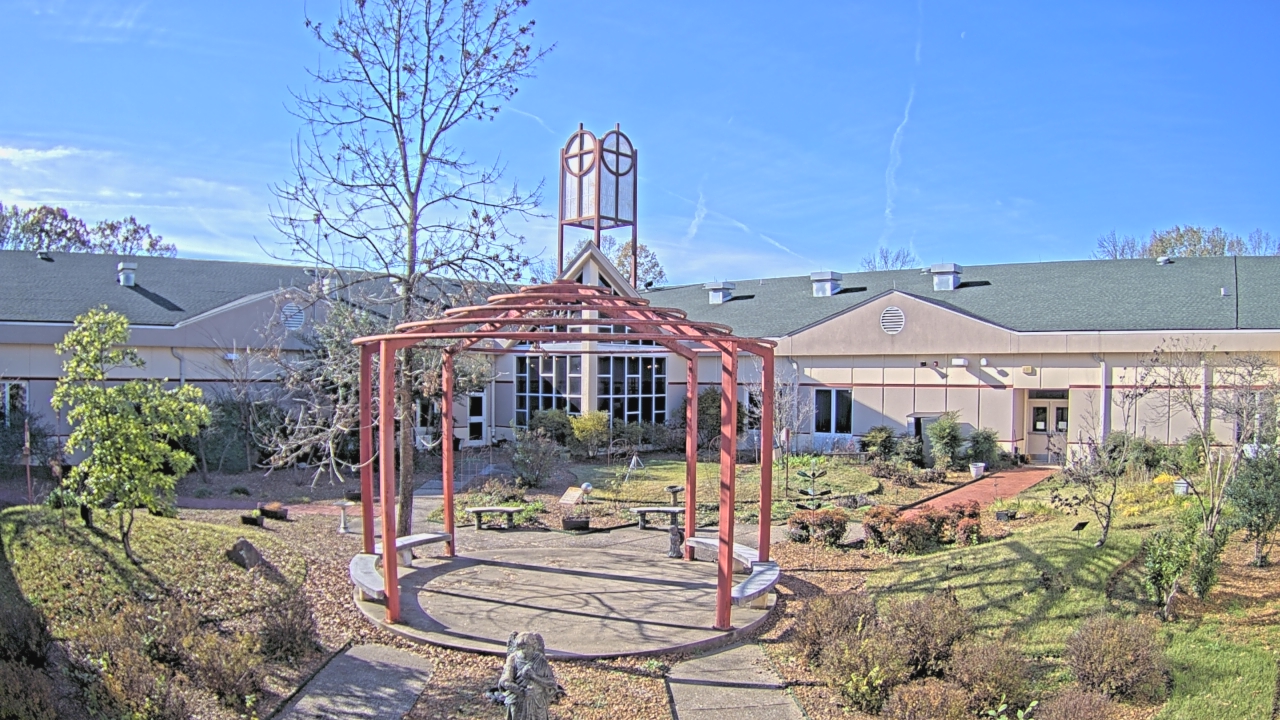 Thumbnail for current weather camera view from Sacred Heart School in Southaven, Mississippi