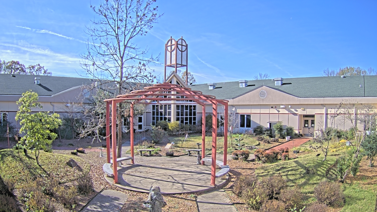 Thumbnail for current weather camera view from Sacred Heart School in Southaven, Mississippi