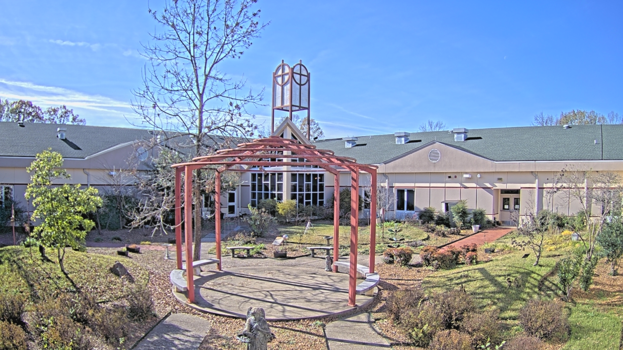 Thumbnail for current weather camera view from Sacred Heart School in Southaven, Mississippi