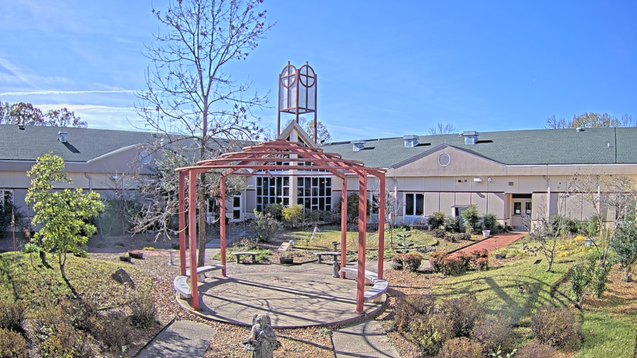 Thumbnail for current weather camera view from Sacred Heart School in Southaven, Mississippi