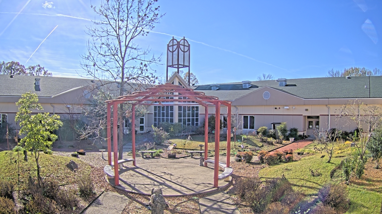 Thumbnail for current weather camera view from Sacred Heart School in Southaven, Mississippi