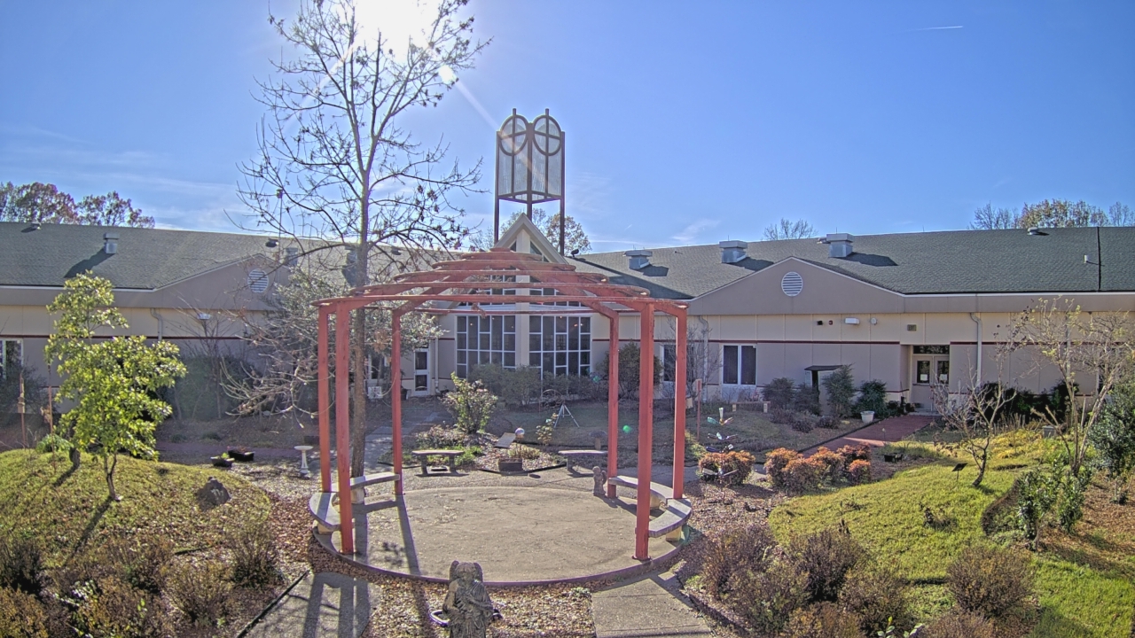 Thumbnail for current weather camera view from Sacred Heart School in Southaven, Mississippi