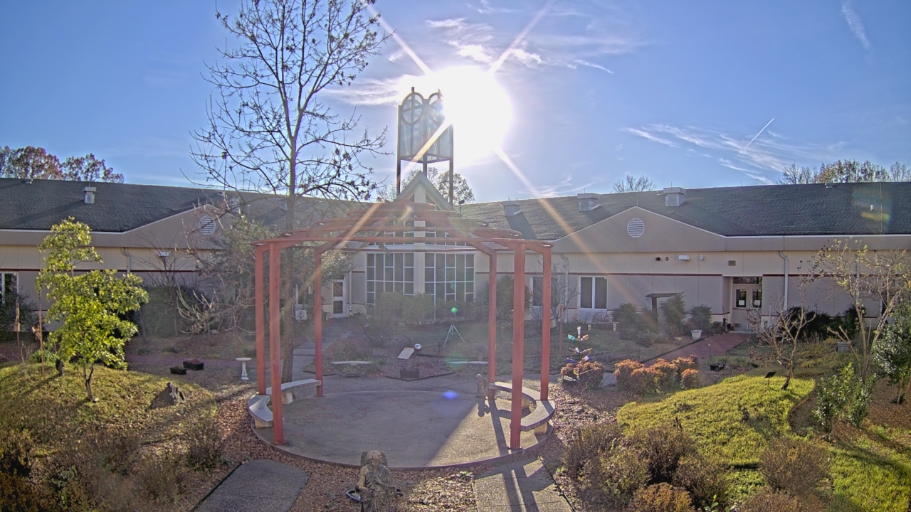 Thumbnail for current weather camera view from Sacred Heart School in Southaven, Mississippi