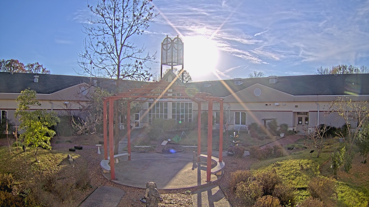 Thumbnail for current weather camera view from Sacred Heart School in Southaven, Mississippi