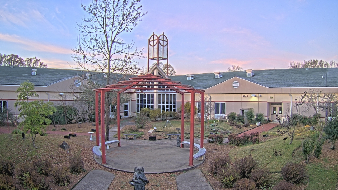 Thumbnail for current weather camera view from Sacred Heart School in Southaven, Mississippi