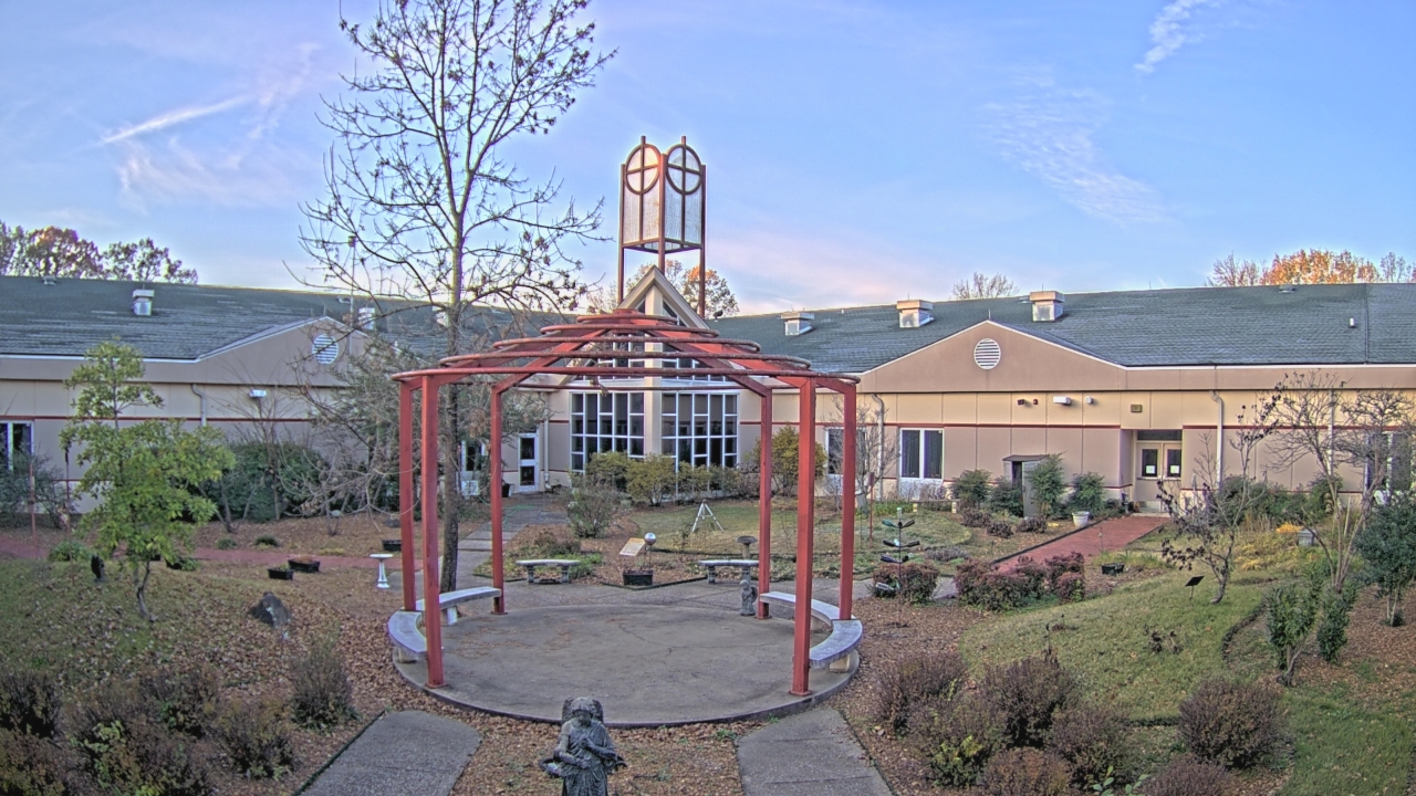 Thumbnail for current weather camera view from Sacred Heart School in Southaven, Mississippi