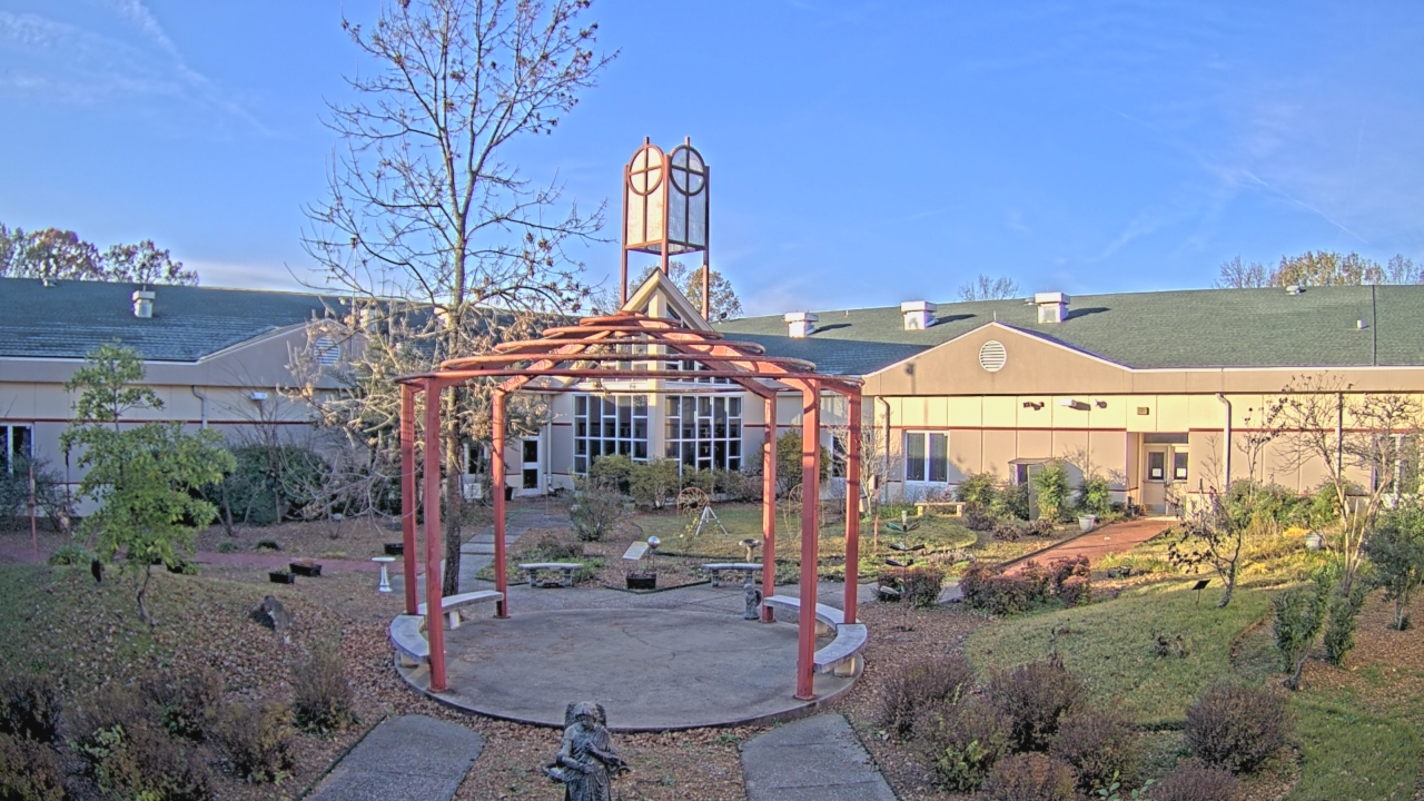 Thumbnail for current weather camera view from Sacred Heart School in Southaven, Mississippi