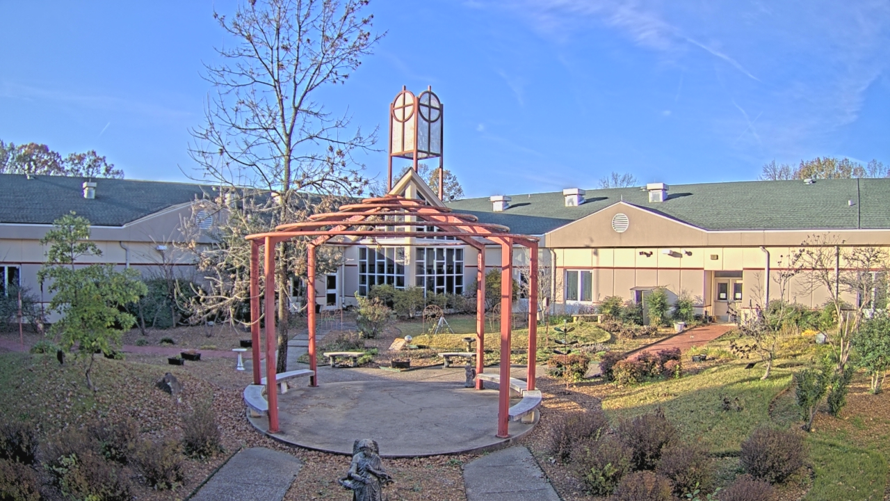 Thumbnail for current weather camera view from Sacred Heart School in Southaven, Mississippi