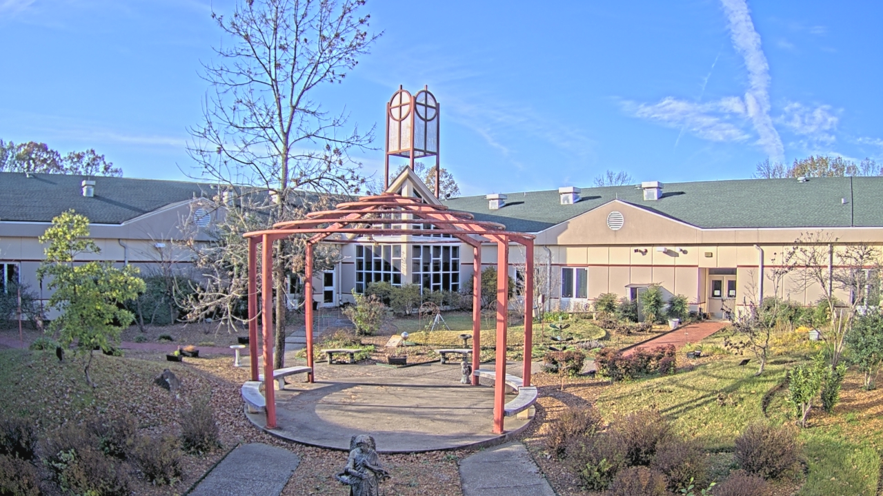 Thumbnail for current weather camera view from Sacred Heart School in Southaven, Mississippi