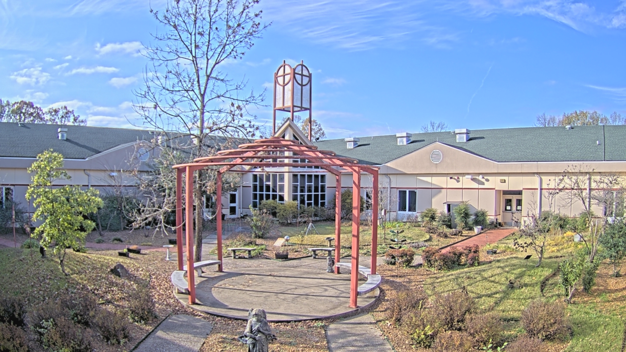 Thumbnail for current weather camera view from Sacred Heart School in Southaven, Mississippi