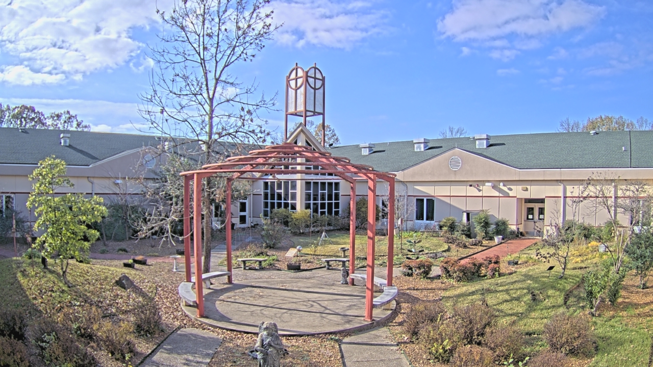 Thumbnail for current weather camera view from Sacred Heart School in Southaven, Mississippi