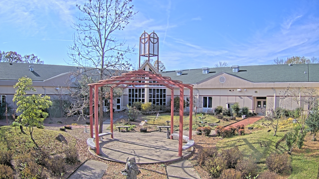 Thumbnail for current weather camera view from Sacred Heart School in Southaven, Mississippi