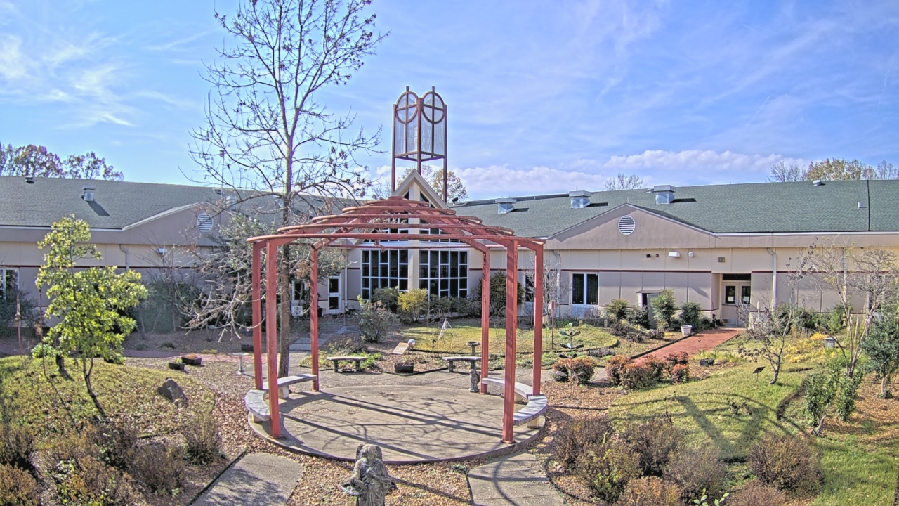 Thumbnail for current weather camera view from Sacred Heart School in Southaven, Mississippi