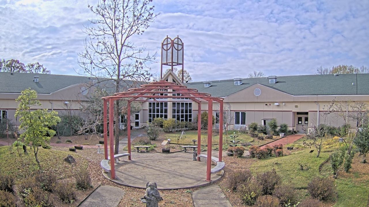 Thumbnail for current weather camera view from Sacred Heart School in Southaven, Mississippi