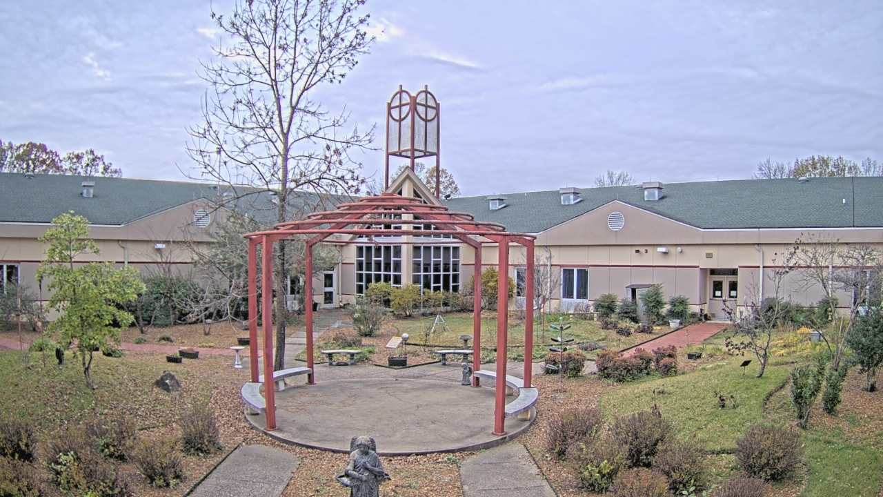 Thumbnail for current weather camera view from Sacred Heart School in Southaven, Mississippi