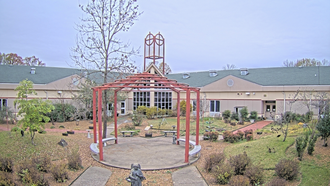 Thumbnail for current weather camera view from Sacred Heart School in Southaven, Mississippi