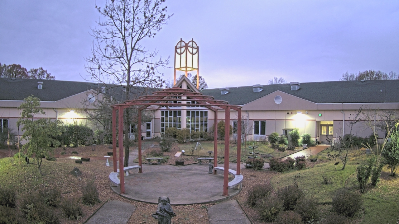 Thumbnail for current weather camera view from Sacred Heart School in Southaven, Mississippi