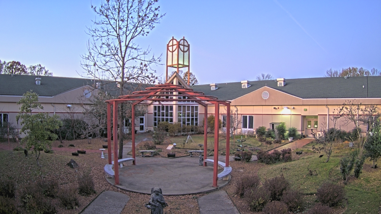 Thumbnail for current weather camera view from Sacred Heart School in Southaven, Mississippi