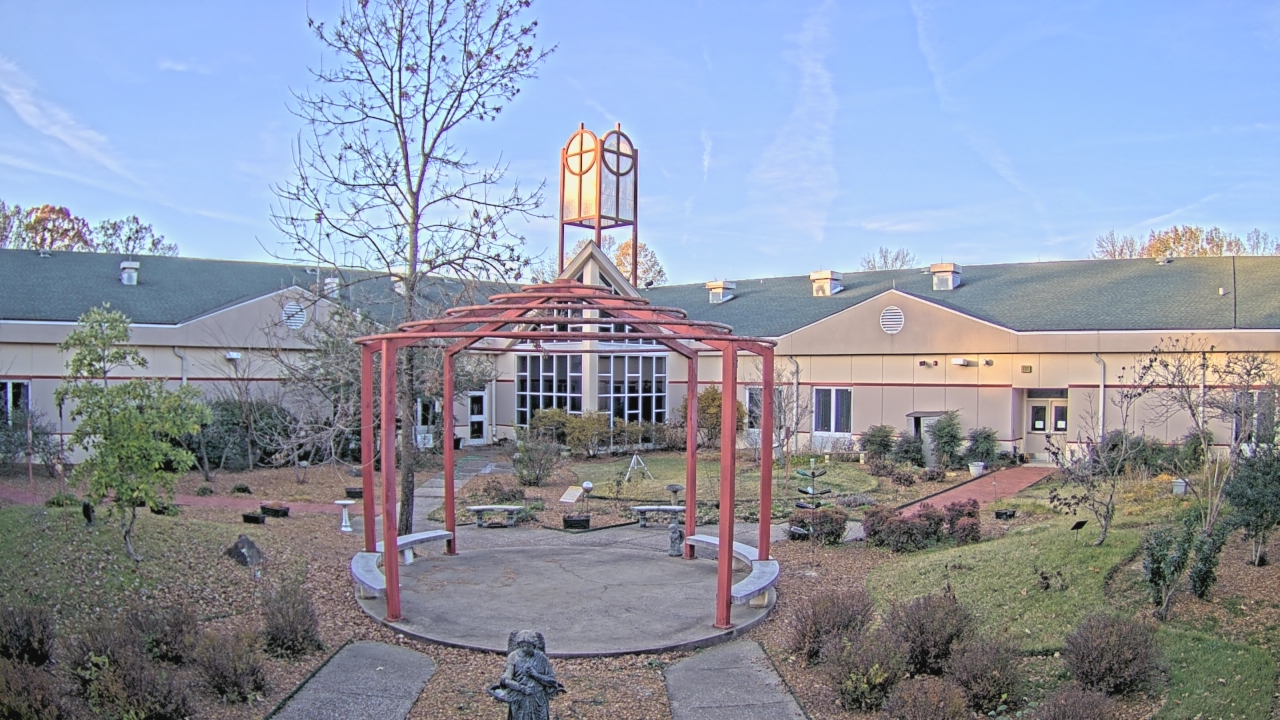 Thumbnail for current weather camera view from Sacred Heart School in Southaven, Mississippi