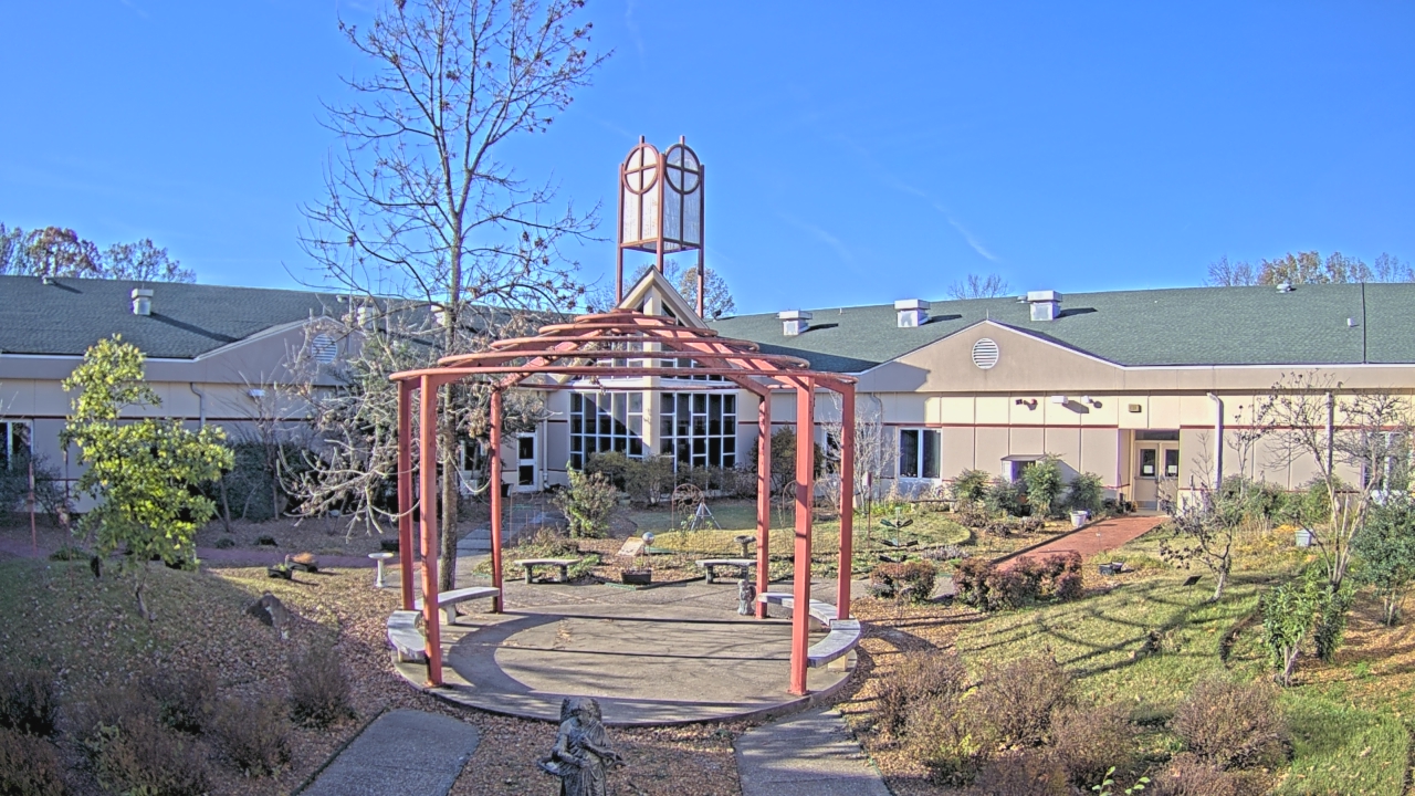 Thumbnail for current weather camera view from Sacred Heart School in Southaven, Mississippi