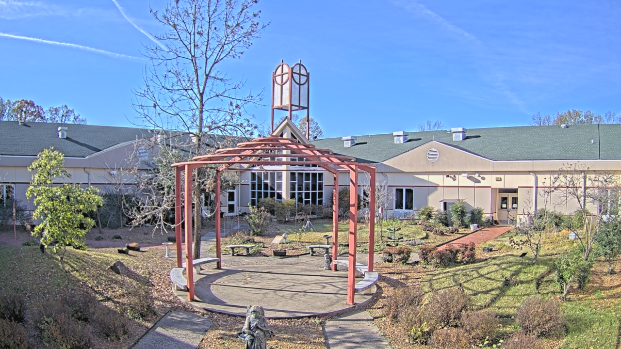 Thumbnail for current weather camera view from Sacred Heart School in Southaven, Mississippi