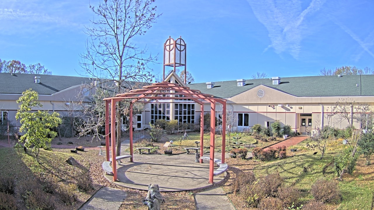 Thumbnail for current weather camera view from Sacred Heart School in Southaven, Mississippi