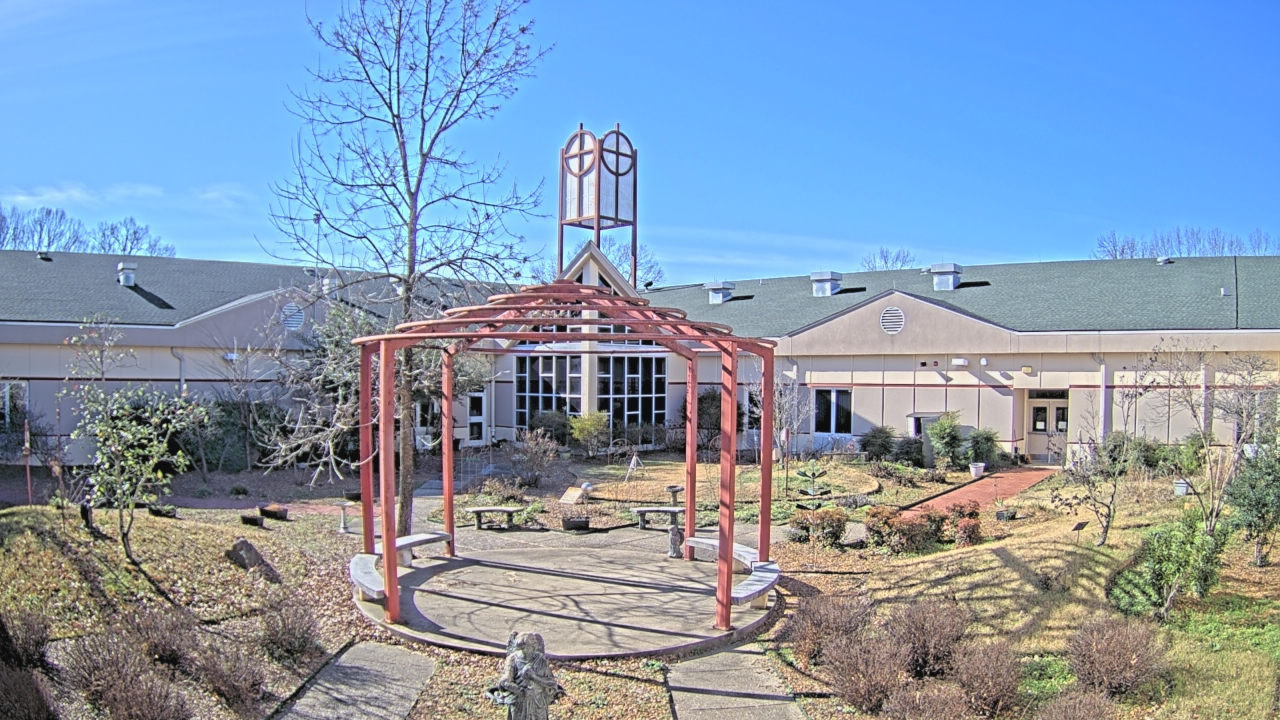 Thumbnail for current weather camera view from Sacred Heart School in Southaven, Mississippi