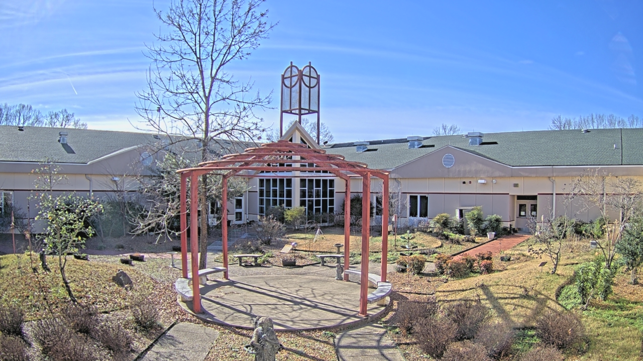 Thumbnail for current weather camera view from Sacred Heart School in Southaven, Mississippi